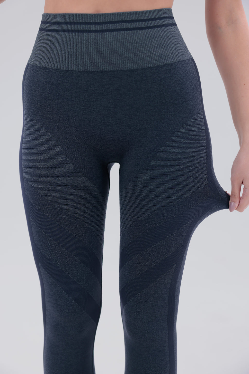Toparlayıcı Yüksek Bel Seamless Spor Tayt – Push Up Etkili & Nefes Alabilir