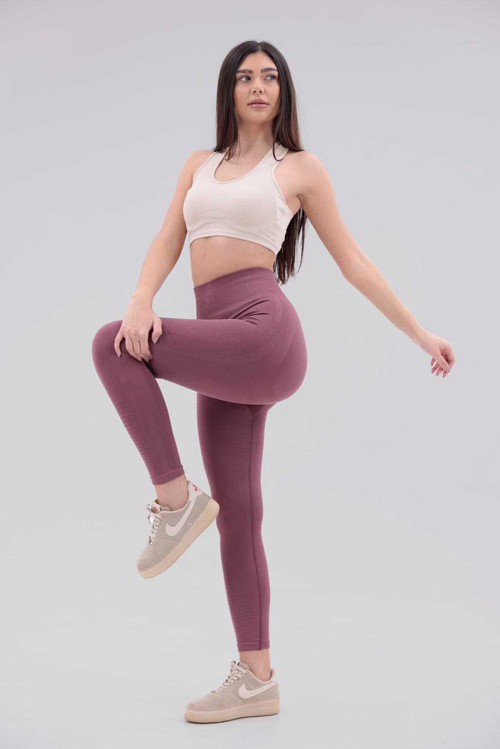Toparlayıcı Yüksek Bel Seamless Spor Tayt – Push Up Etkili & Nefes Alabilir