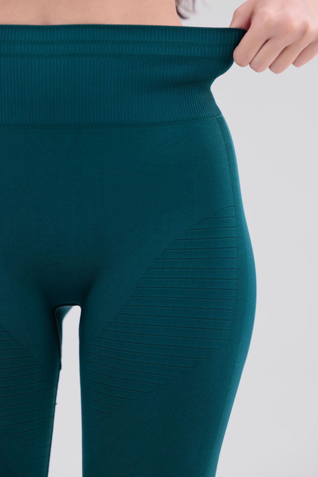 Toparlayıcı Yüksek Bel Seamless Spor Tayt – Push Up Etkili & Nefes Alabilir